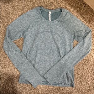 Lululemon Swiftly Long Sleeve 2.0. Race Length. Like New. Size 8. Green Jasper.